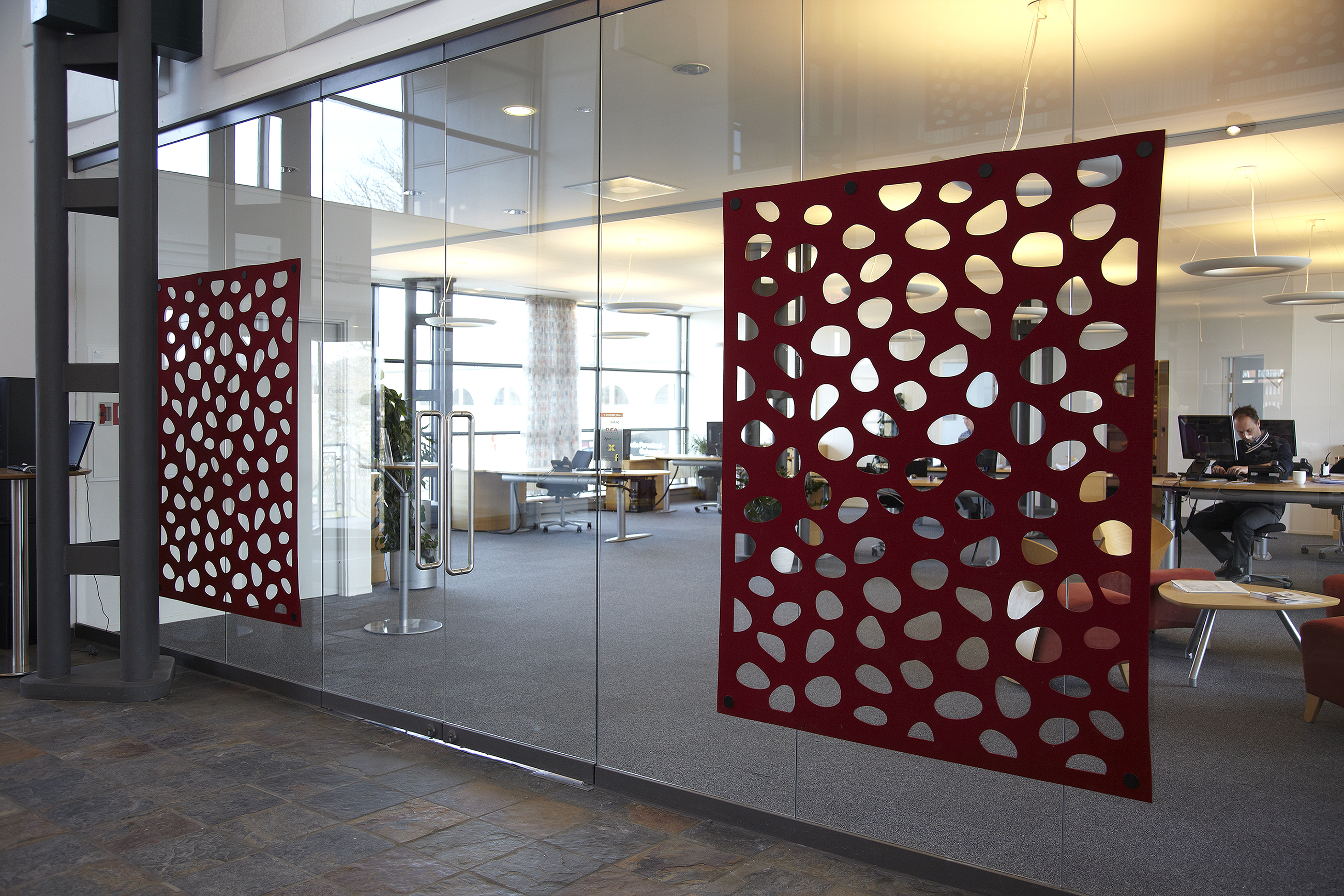 CoverSingle rumdeler i filt i bank (2)